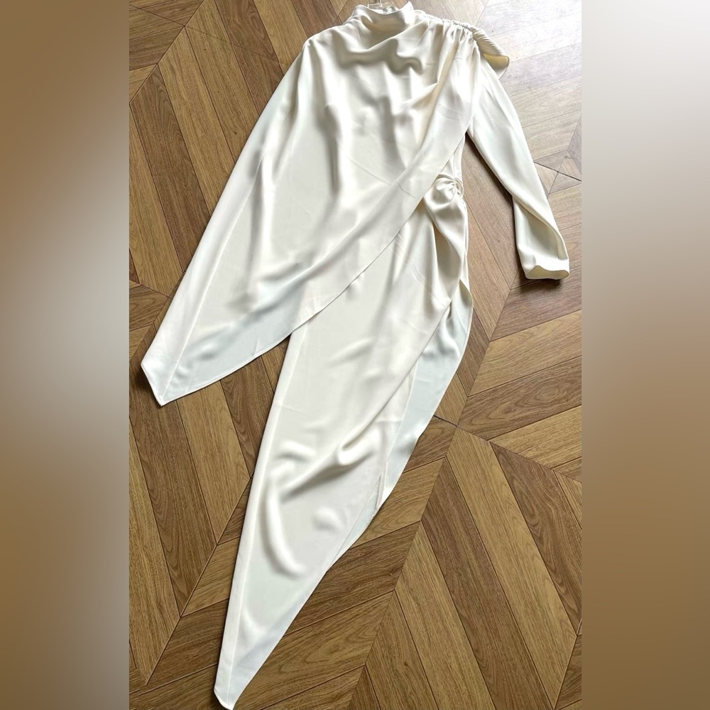 Helsa NWOT The Wilhelmina Cape Top - Picture 12 of 14